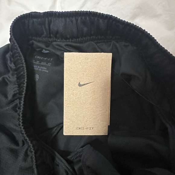 Nike shorts brand new size XS - Picture 4 of 6